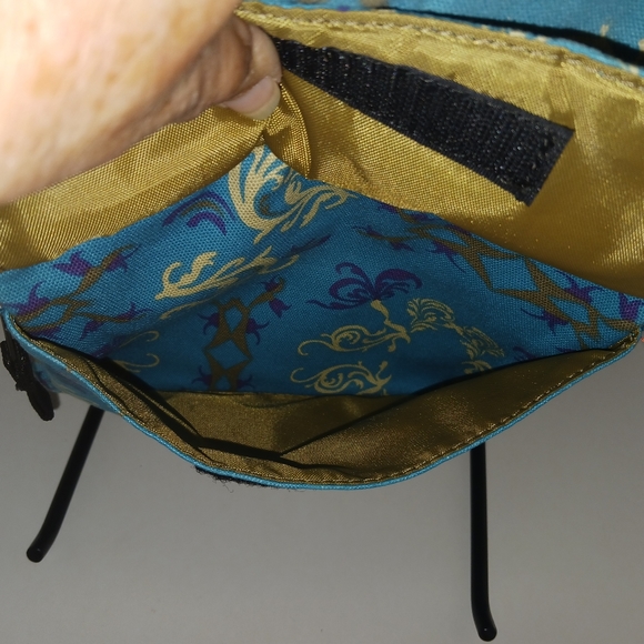 Kavu Seattle Slingback Crossbody Bag, Discontinued, GUC - Picture 5 of 9